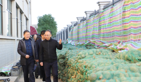 雙清區(qū)委書記曾秦偉帶隊(duì)走訪天香生物參觀調(diào)研，助力鄉(xiāng)村振興