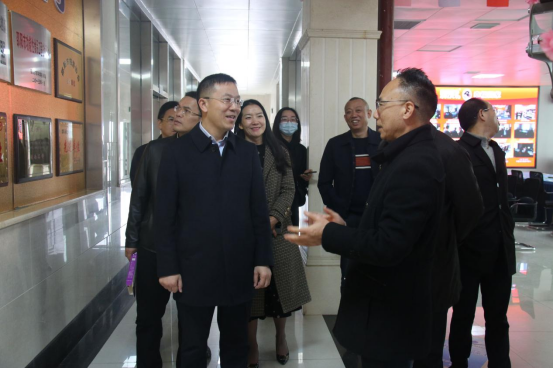 市委常委、組織部部長、統(tǒng)戰(zhàn)部部長龔紅果蒞臨天香生物調研