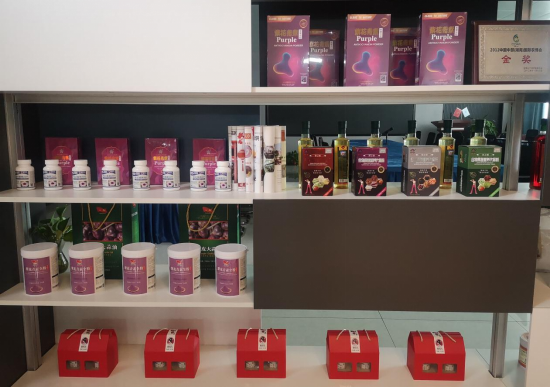 市委常委、組織部部長、統(tǒng)戰(zhàn)部部長龔紅果蒞臨天香生物調研