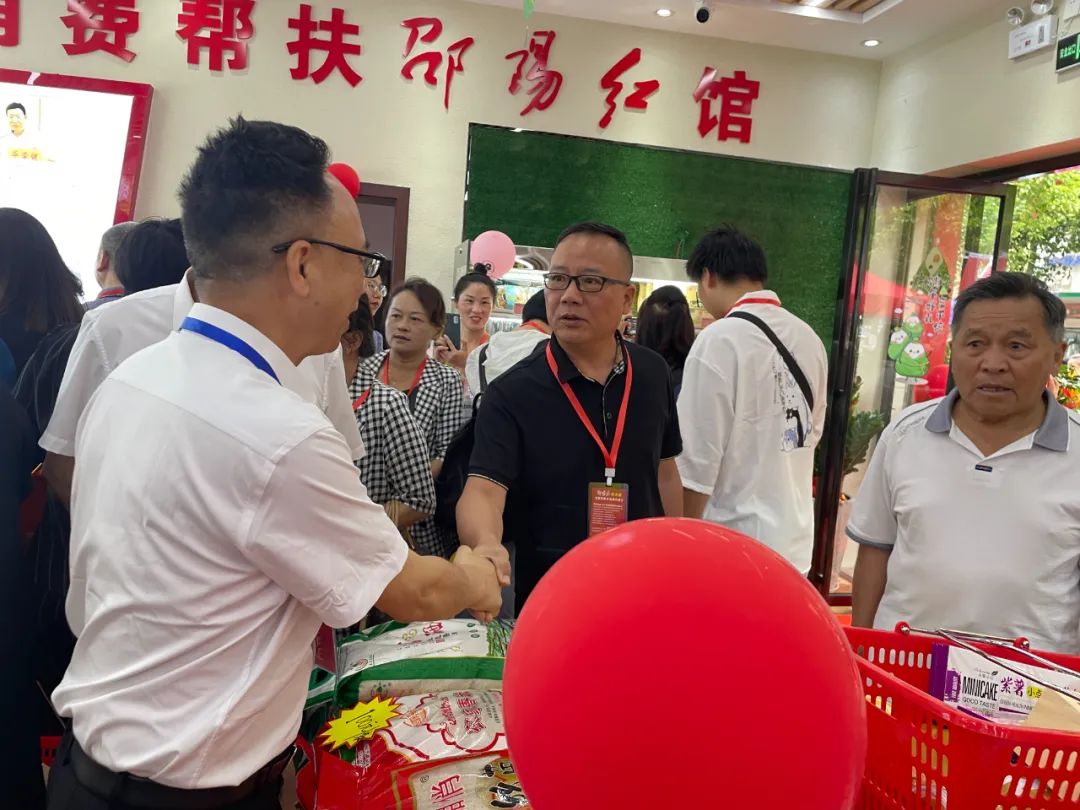 大喜日子！6月6日邵陽紅出貨倉百春園店盛大開業(yè) 我市邵陽紅品牌發(fā)展的腳步又前進了一大步