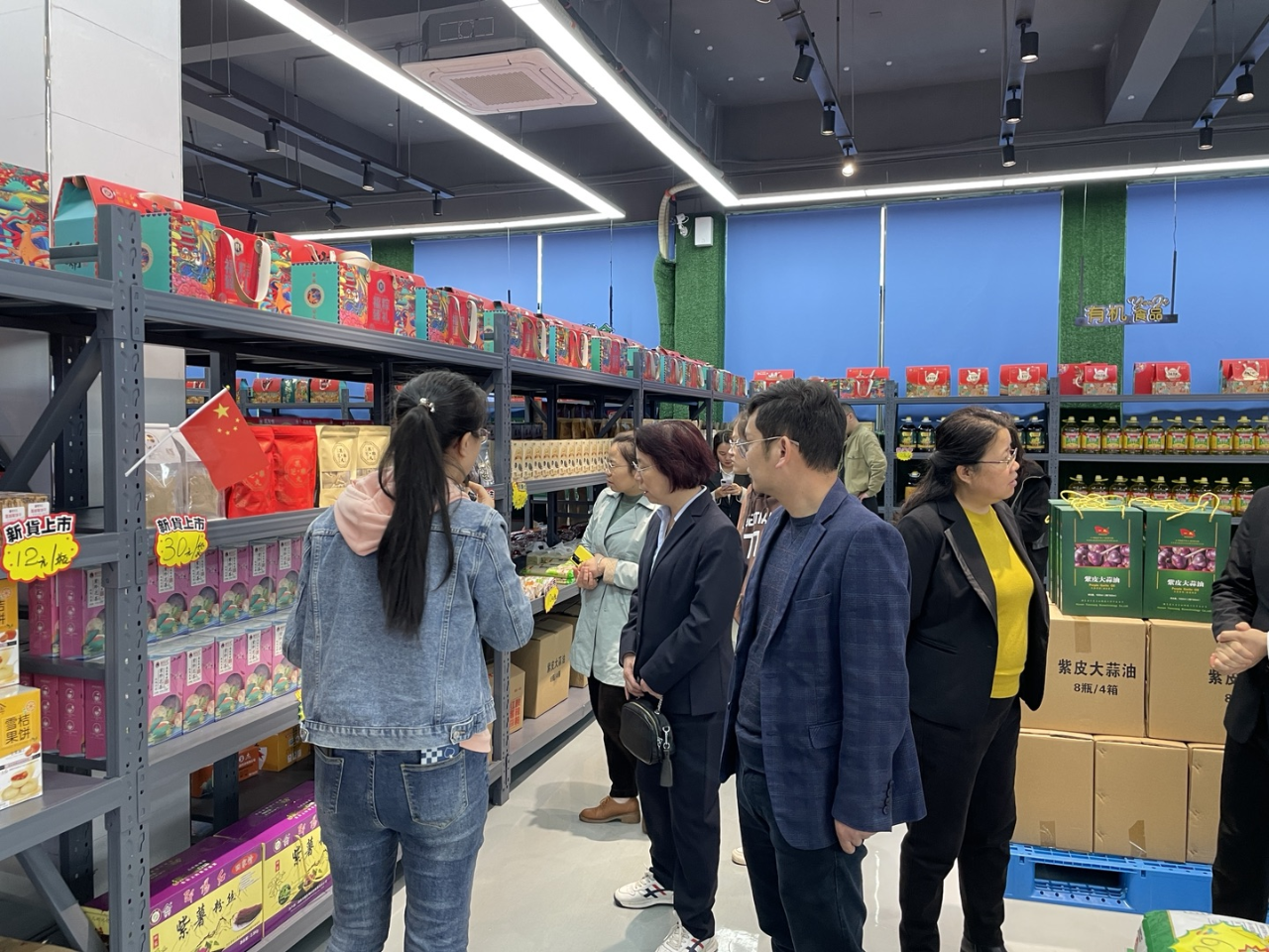 寶東農(nóng)牧蒞臨邵陽(yáng)紅促進(jìn)會(huì)副會(huì)長(zhǎng)單位天香生物園區(qū)交流洽談合作