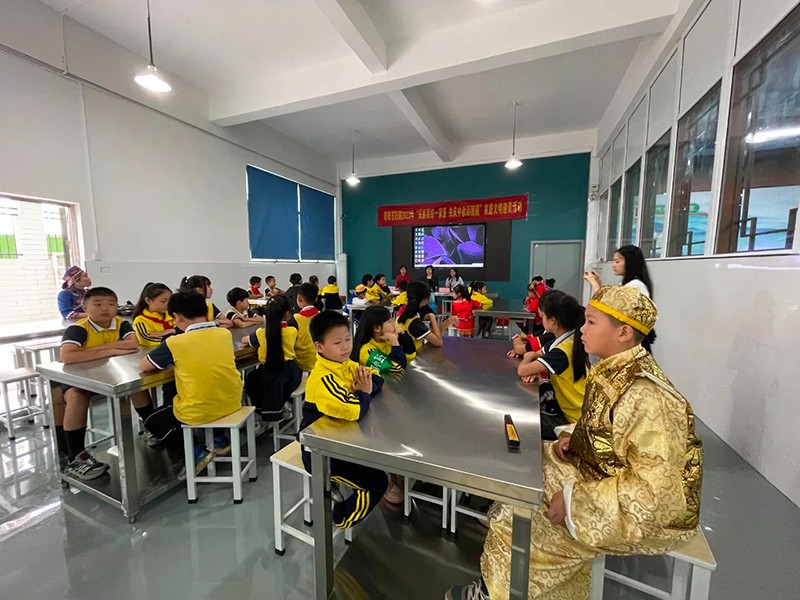 邵陽市五里牌小學“民族團結話中秋”活動在玖味中醫(yī)藥膳研學實踐教育基地順利舉行