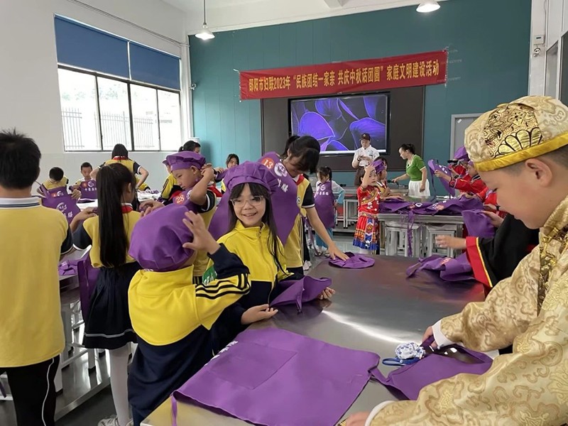 邵陽市五里牌小學“民族團結話中秋”活動在玖味中醫(yī)藥膳研學實踐教育基地順利舉行