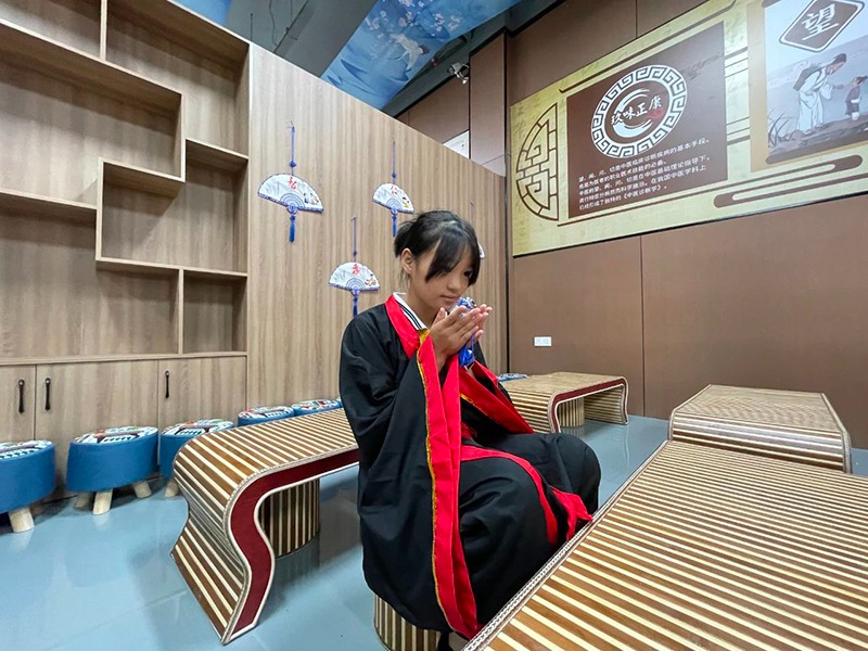 邵陽市五里牌小學“民族團結話中秋”活動在玖味中醫(yī)藥膳研學實踐教育基地順利舉行