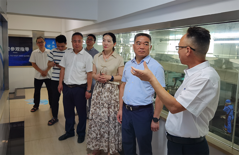 邵陽(yáng)市委常委、常務(wù)副市長(zhǎng)王永紅一行領(lǐng)導(dǎo)到邵陽(yáng)紅出貨倉(cāng)-天香生物產(chǎn)業(yè)園考察指導(dǎo)