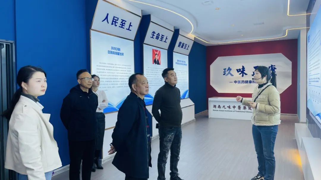 種下梧桐樹，引得鳳凰來