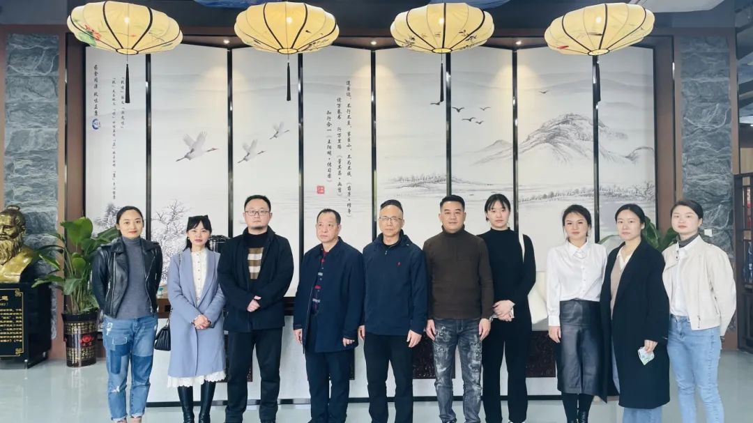 種下梧桐樹，引得鳳凰來