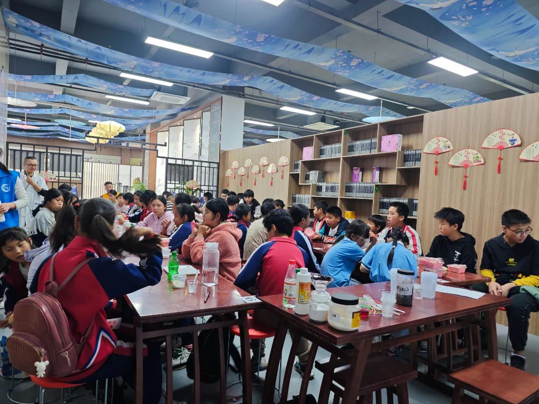 雙清區(qū)“愛心護(hù)航，助夢(mèng)成長(zhǎng)”