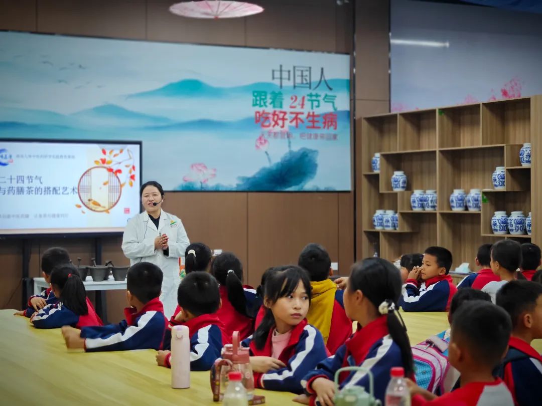 雙清區(qū)“愛心護(hù)航，助夢(mèng)成長(zhǎng)”