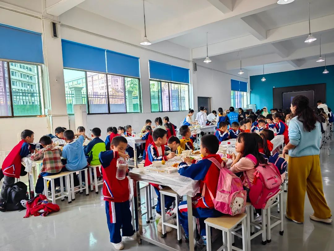 雙清區(qū)“愛心護(hù)航，助夢(mèng)成長(zhǎng)”