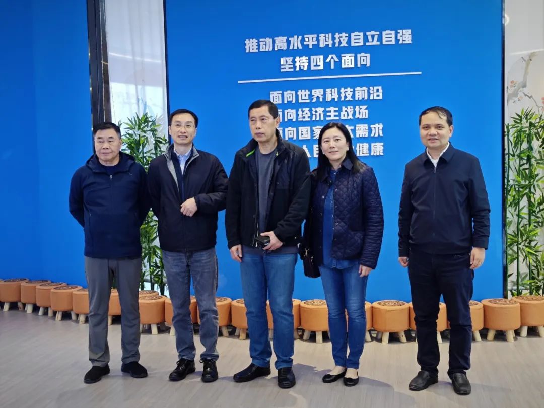 印尼棉蘭東方之星總經(jīng)理王聯(lián)興一行蒞臨天香生物公司進(jìn)行考察交流