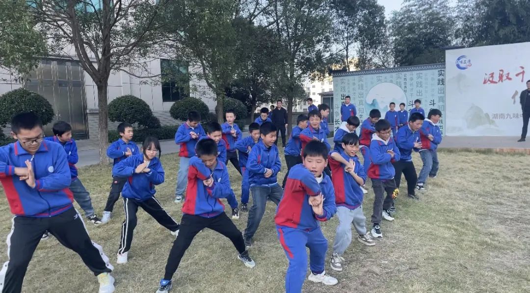 一場有趣的中醫(yī)藥研學活動在湖南九味中醫(yī)藥研學實踐基地成功舉辦